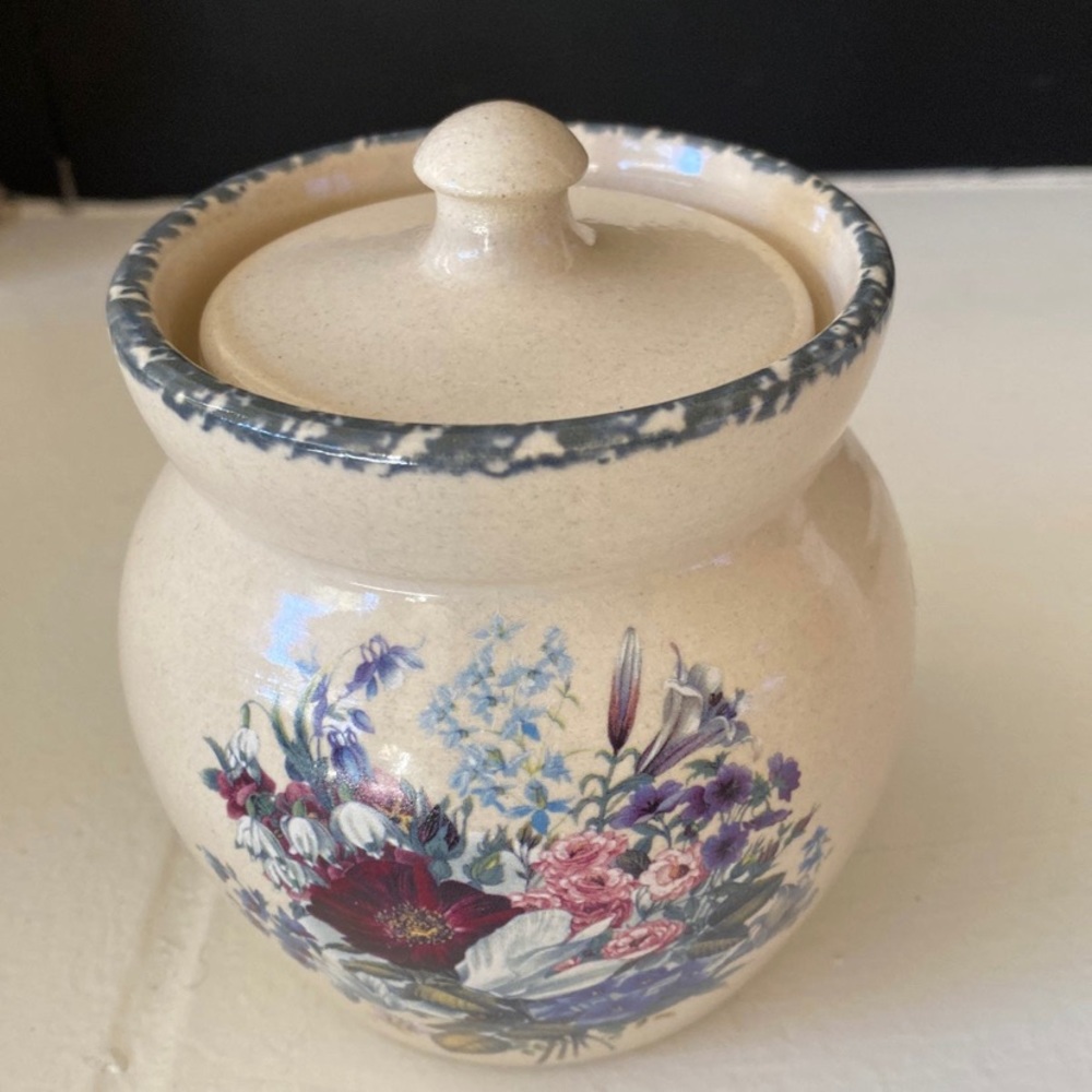 Casey Pottery Crock Floral Design Vtg  4” tall w/lid